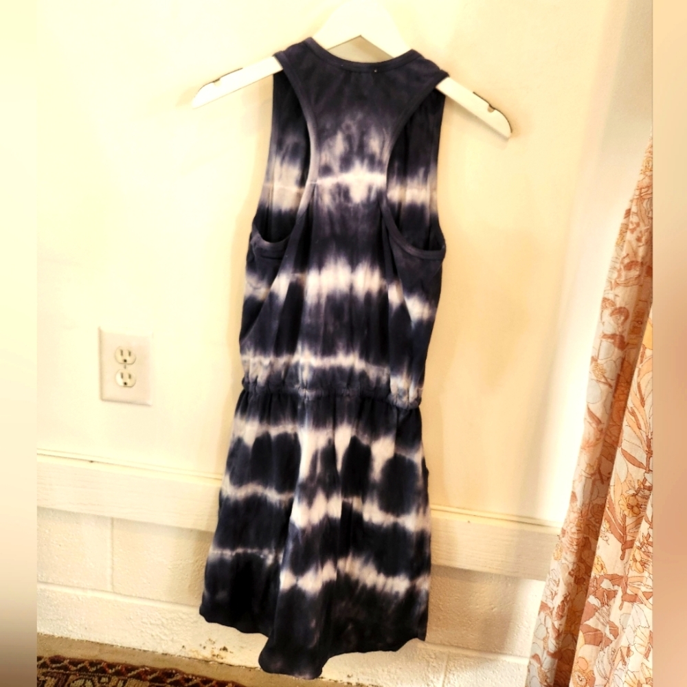 Sundry Dress - Picture 2 of 3